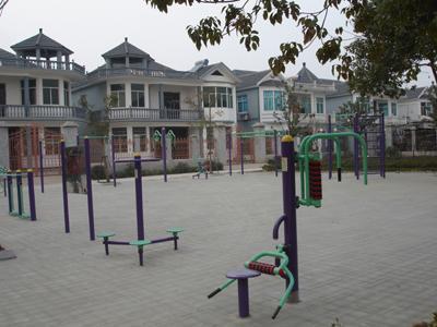 月明村健身器材的變遷 從簡陋到多樣共筑健康生活